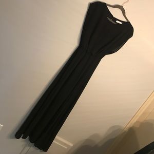 Elegant long black dress😌